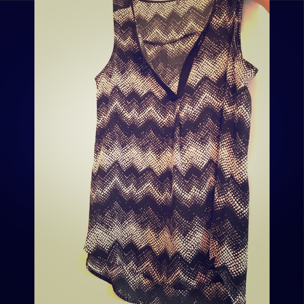 Maurice’s light pink/ black tank top Large